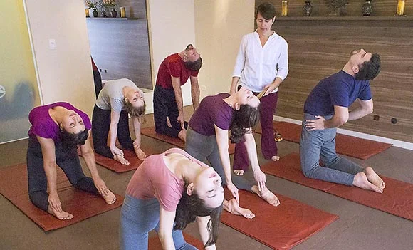 Escolas de Yoga de Curitiba oferecem aulas grátis por uma semana