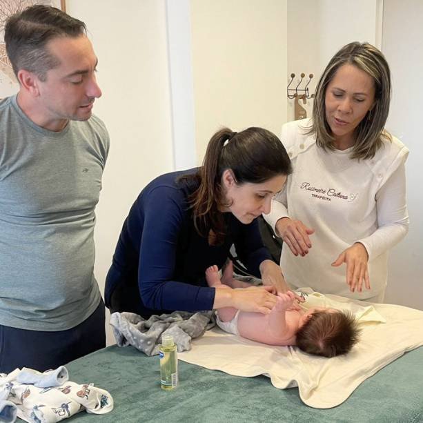 massagem shantala relaxante em bebê