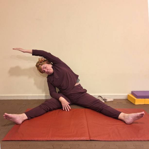 aula de yoga como terapia complementar